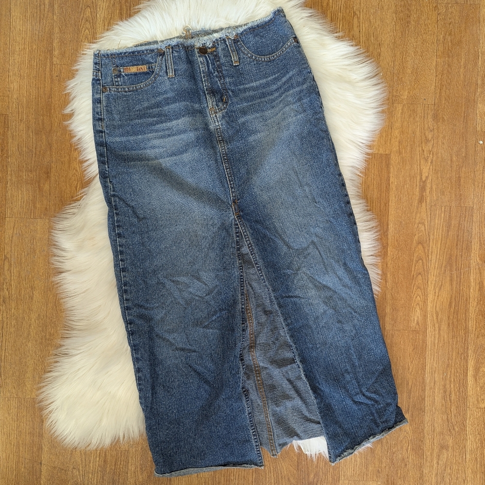 Vintage Y2K Lei Long Denim Skirt with Raw Hem Waistband and Slit